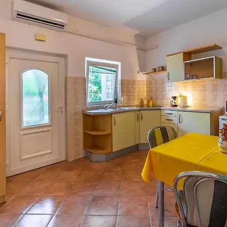 1 Bedroom Nice In アパート メドゥリン